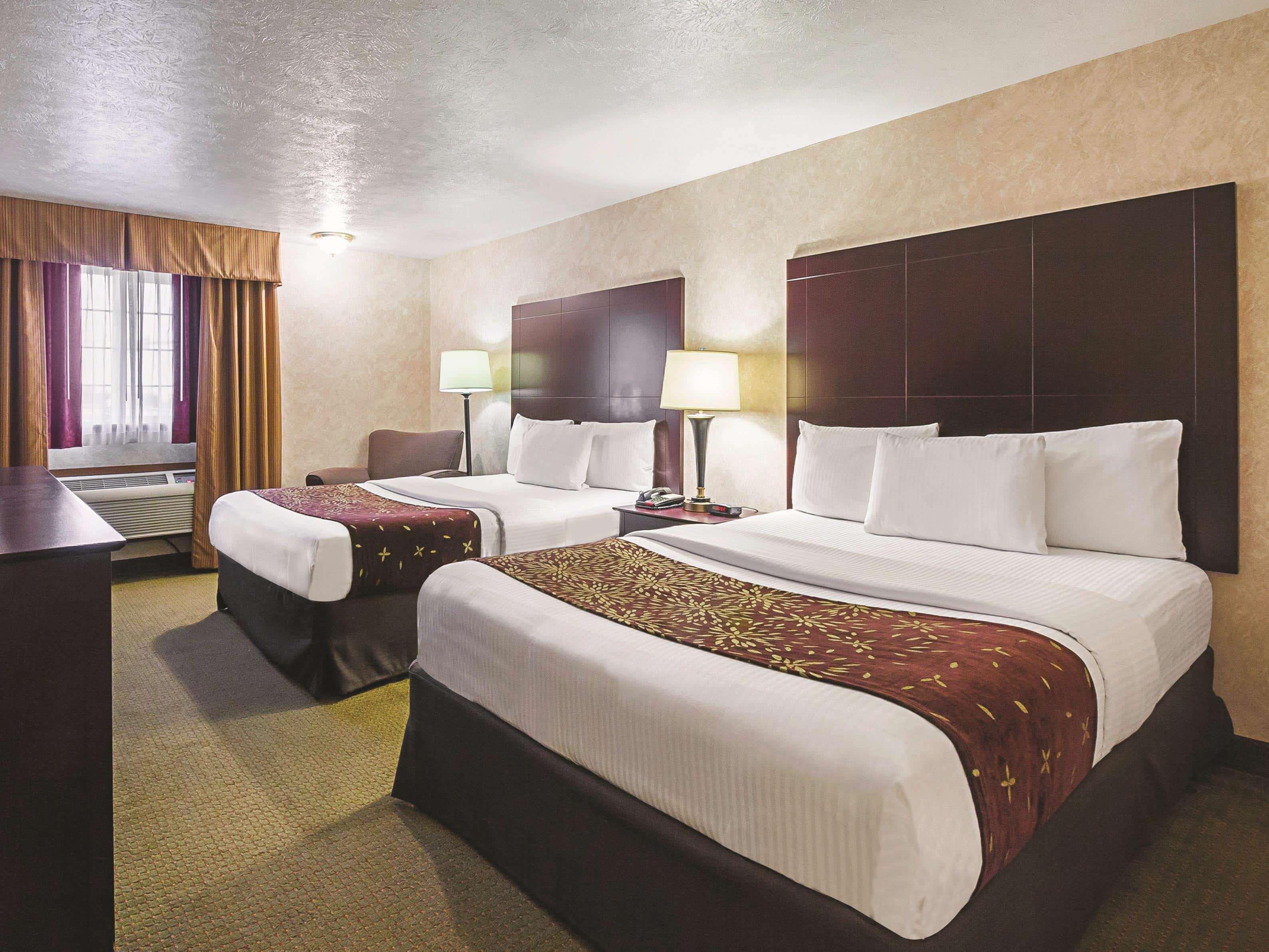 La Quinta By Wyndham Woodburn Hotel Bagian luar foto