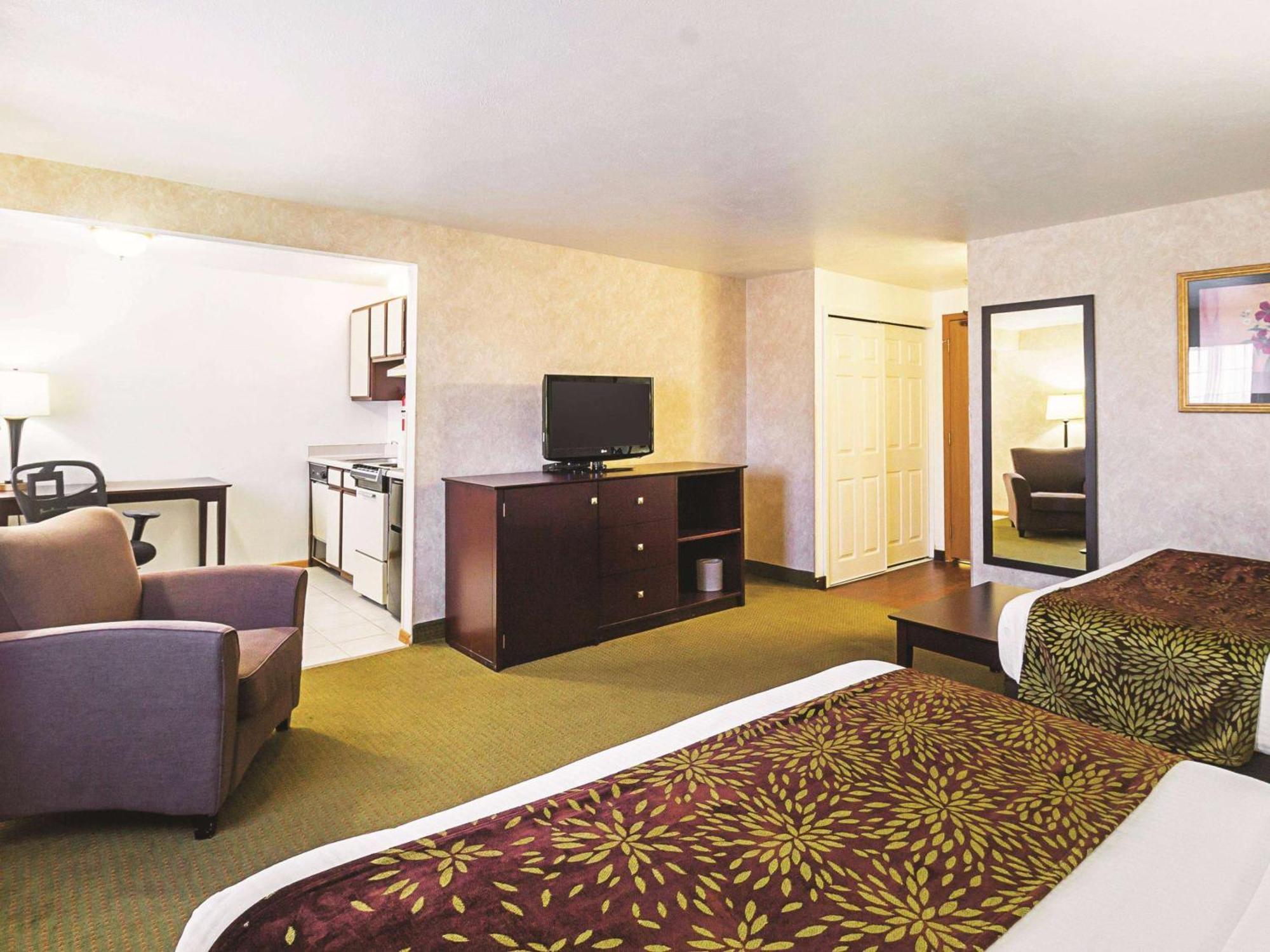 La Quinta By Wyndham Woodburn Hotel Bagian luar foto