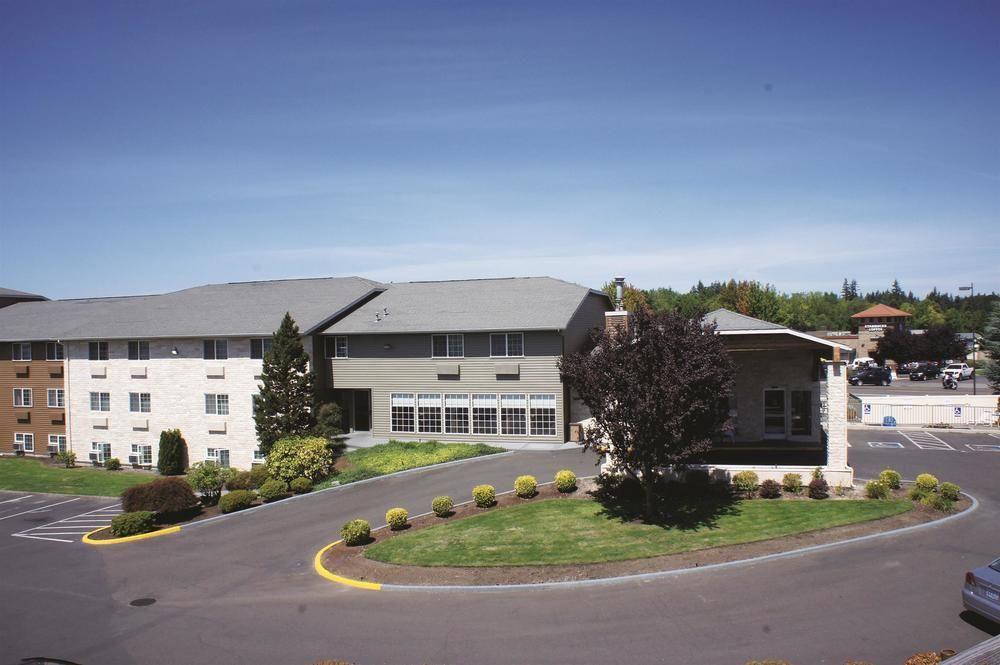 La Quinta By Wyndham Woodburn Hotel Bagian luar foto