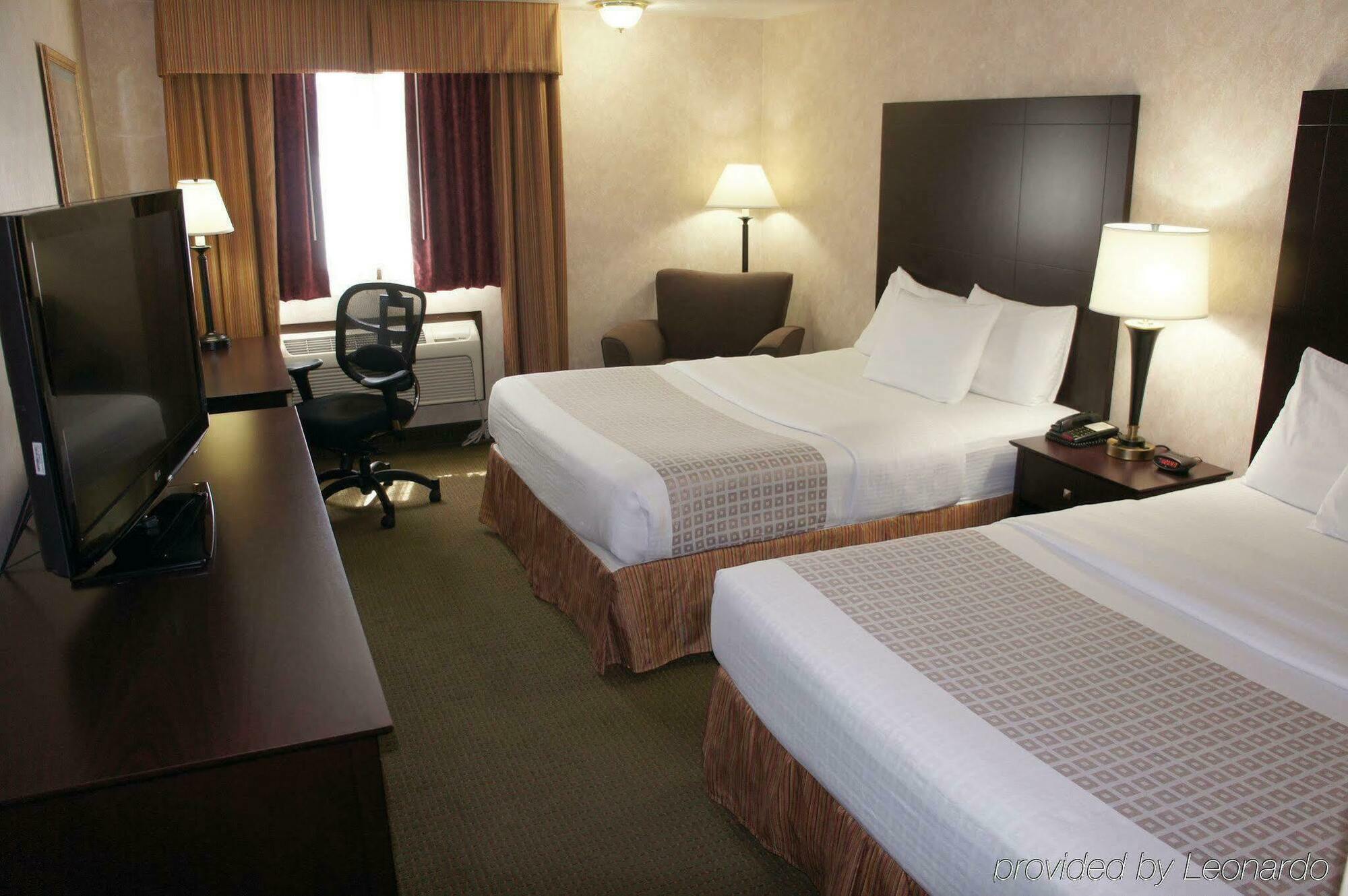 La Quinta By Wyndham Woodburn Hotel Bagian luar foto